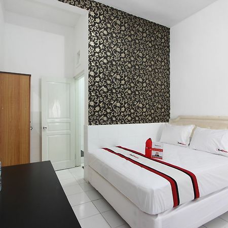 Reddoorz Near Gejayan Hotel Kejayan Ngoại thất bức ảnh