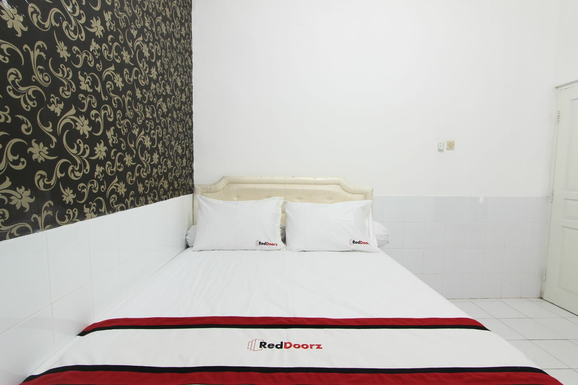 Reddoorz Near Gejayan Hotel Kejayan Ngoại thất bức ảnh